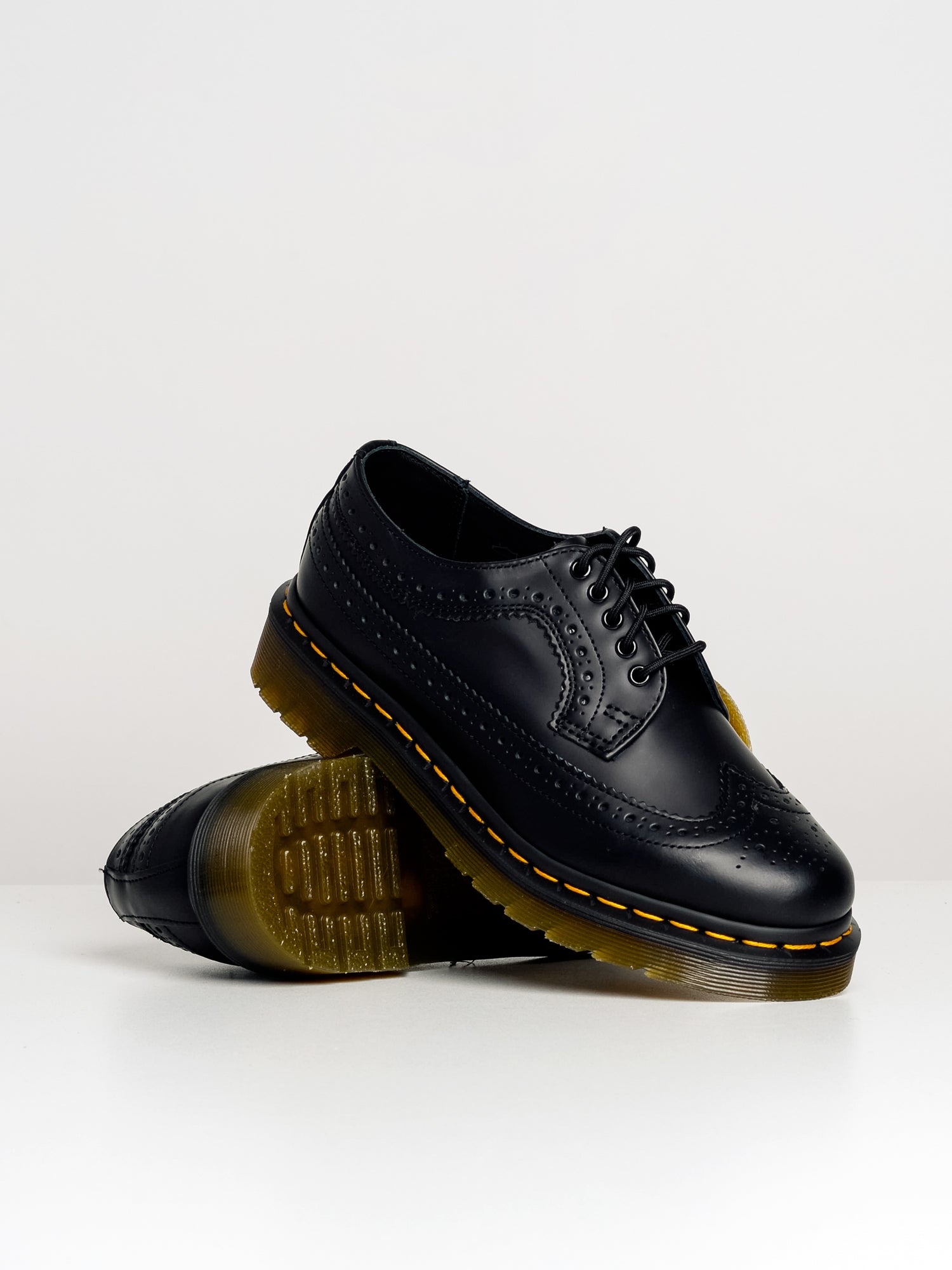 Dr martens sales derby 3989