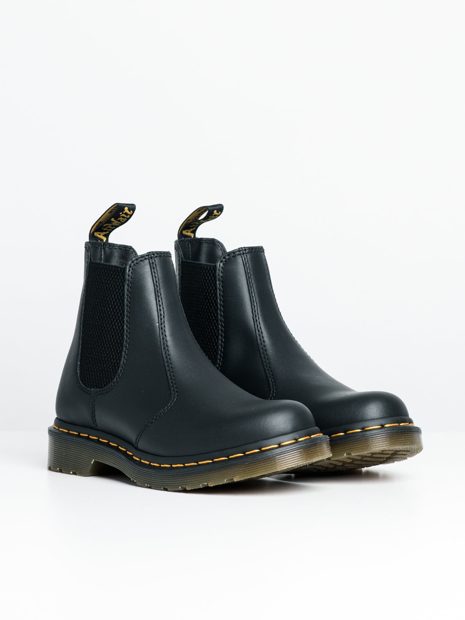 Dr martens 2025 short shoes