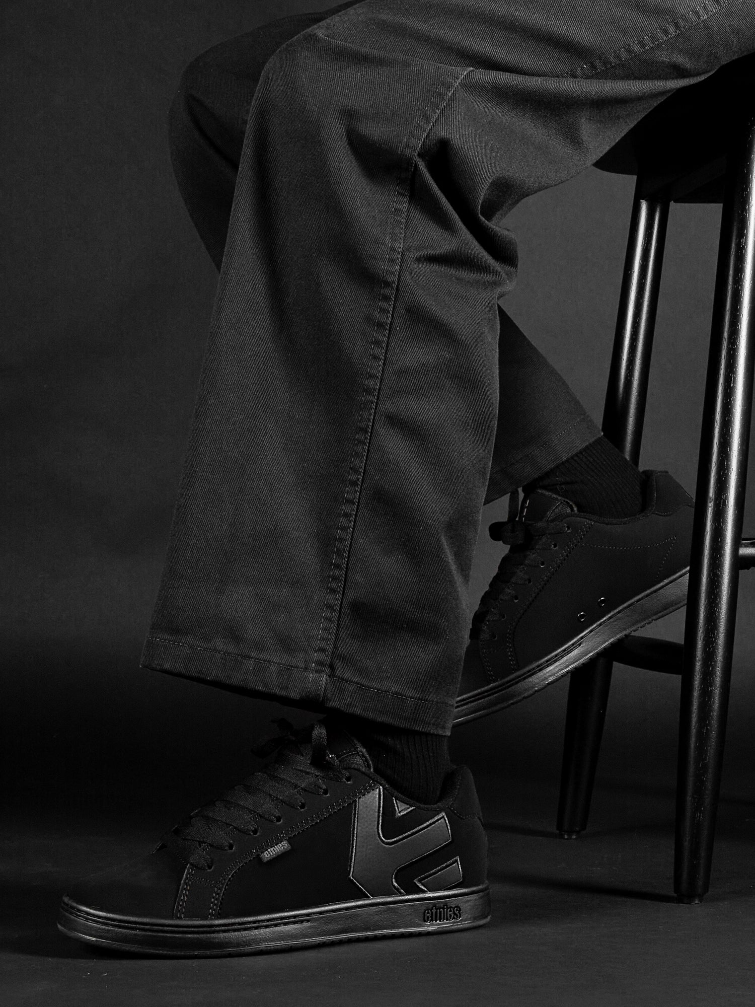 MENS ETNIES FADER SNEAKER - BLACK RAW