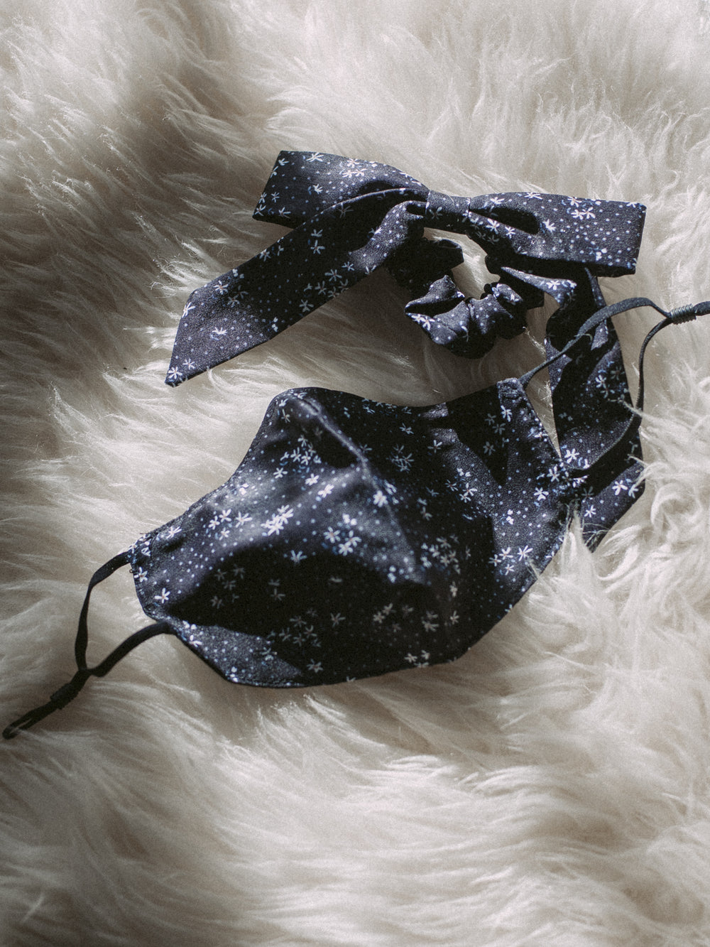 FREE PEOPLE MASK & BOW FLORAL PACK - BLACK - CLEARANCE