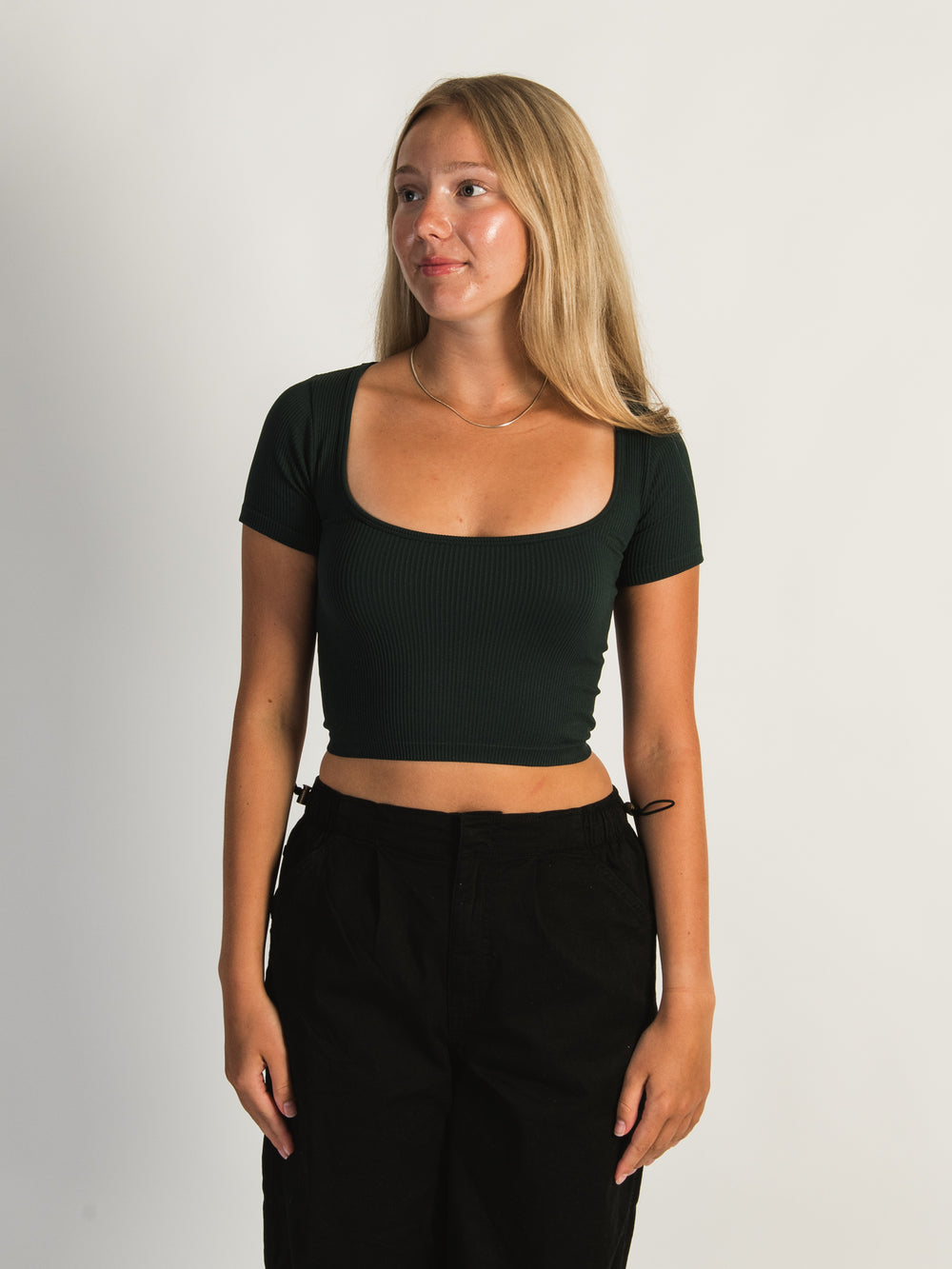 HARLOW SQUARE SEAMLESS T-SHIRT - FOREST
