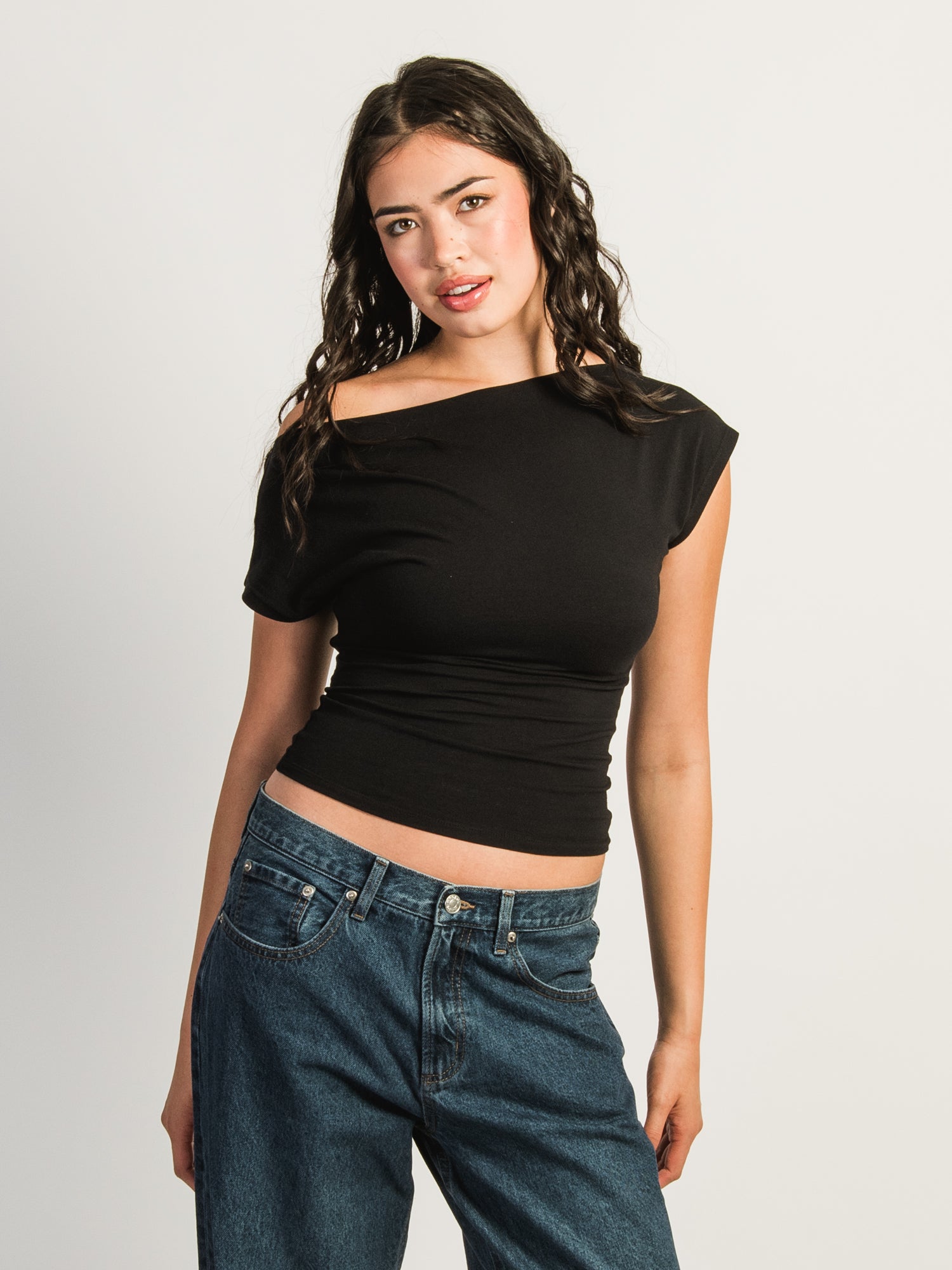 HARLOW SLOANE TEE - BLACK