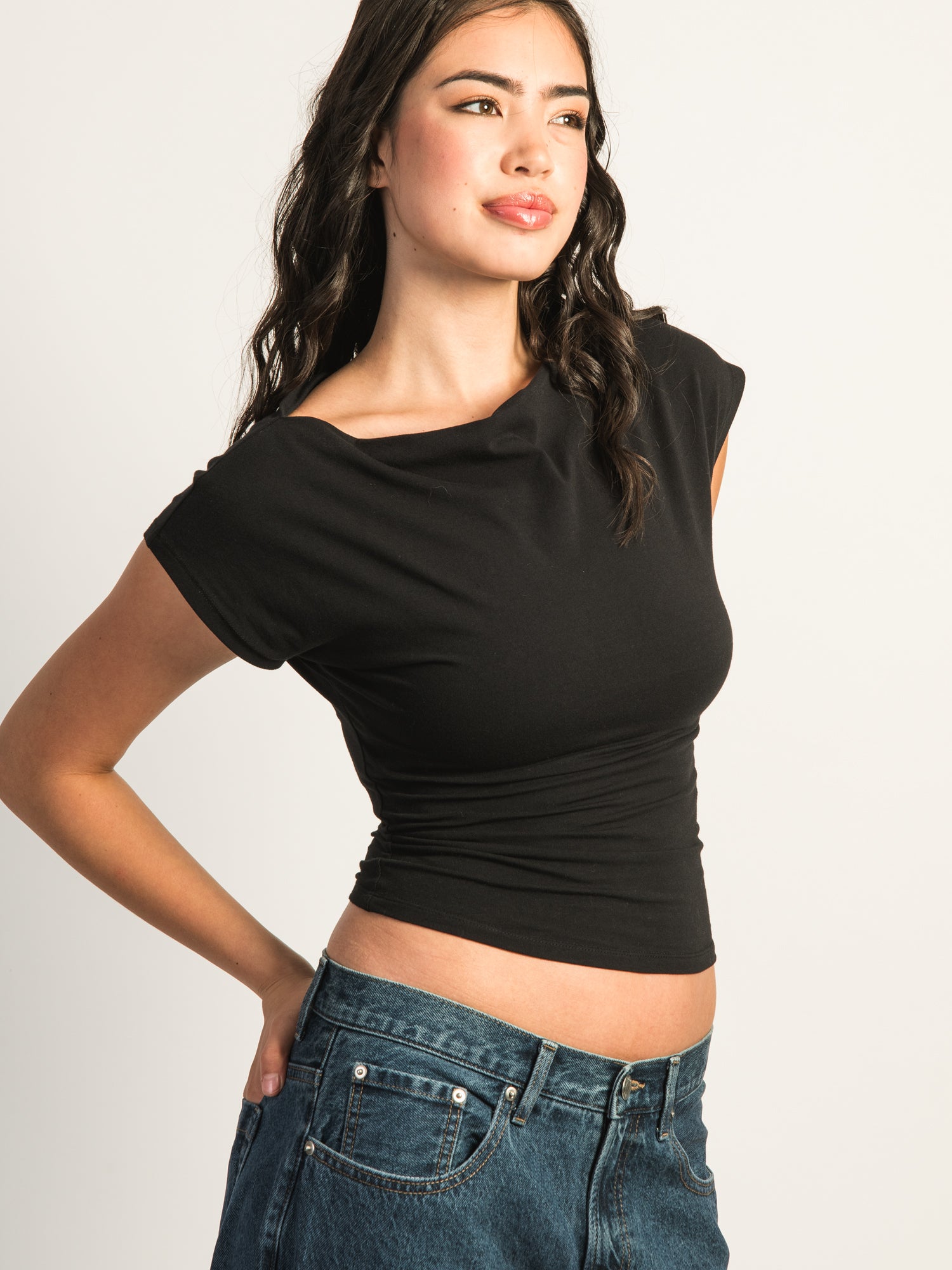 HARLOW SLOANE TEE - BLACK