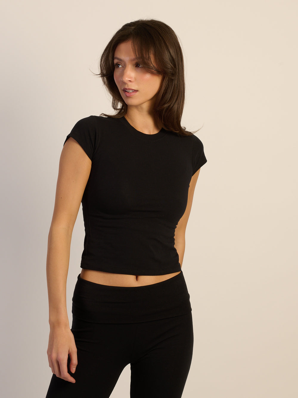 HARLOW GIA TEE - BLACK