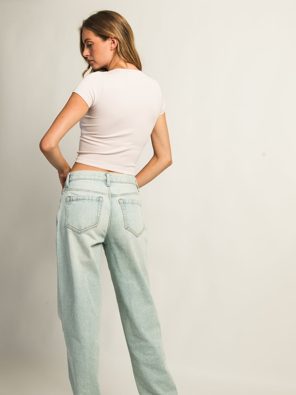 HARLOW RIBBED SEAMLESS TEE - BABY PINK