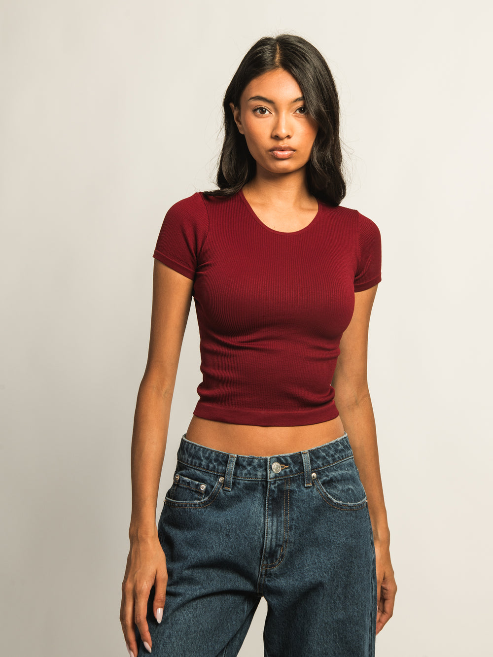 HARLOW RIBBED SEAMLESS TEE - BURGUNDY