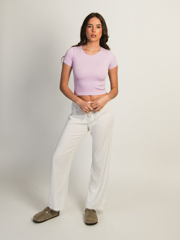 HARLOW RIBBED SEAMLESS TEE - PURPLE