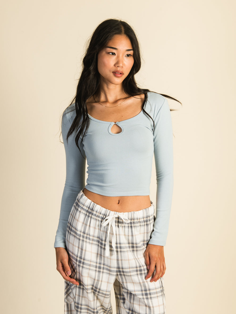 HARLOW PENNY KEYHOLE LONG SLEEVE TEE - LIGHT BLUE