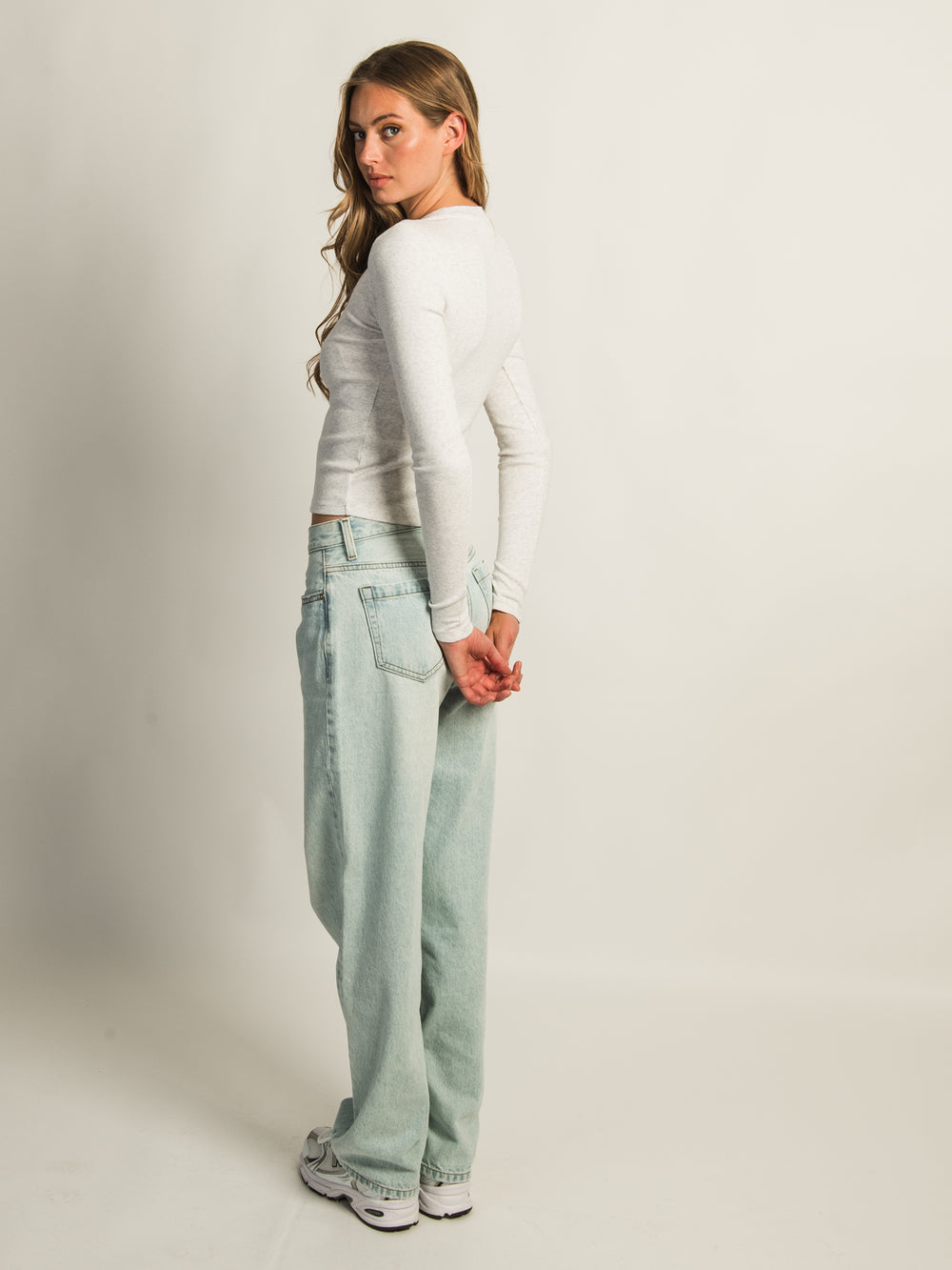 HARLOW ESSENTIAL CREWNECK MELANGE LONGSLEEVE - CLOUD