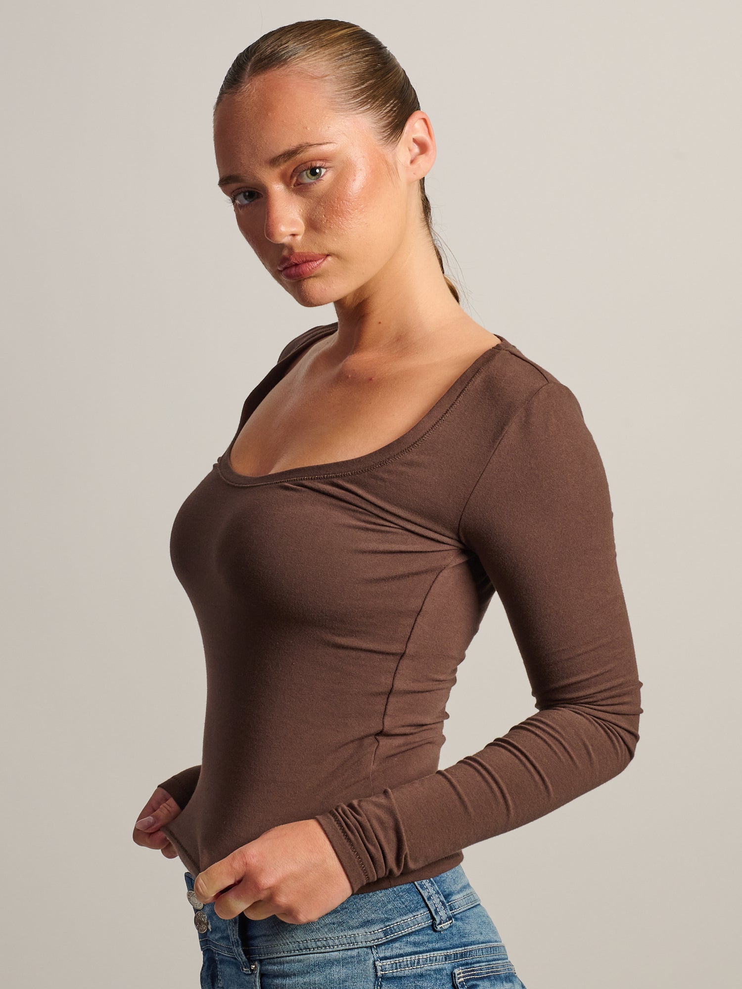 HARLOW GIA SCOOPNECK LONG SLEEVE - BROWN