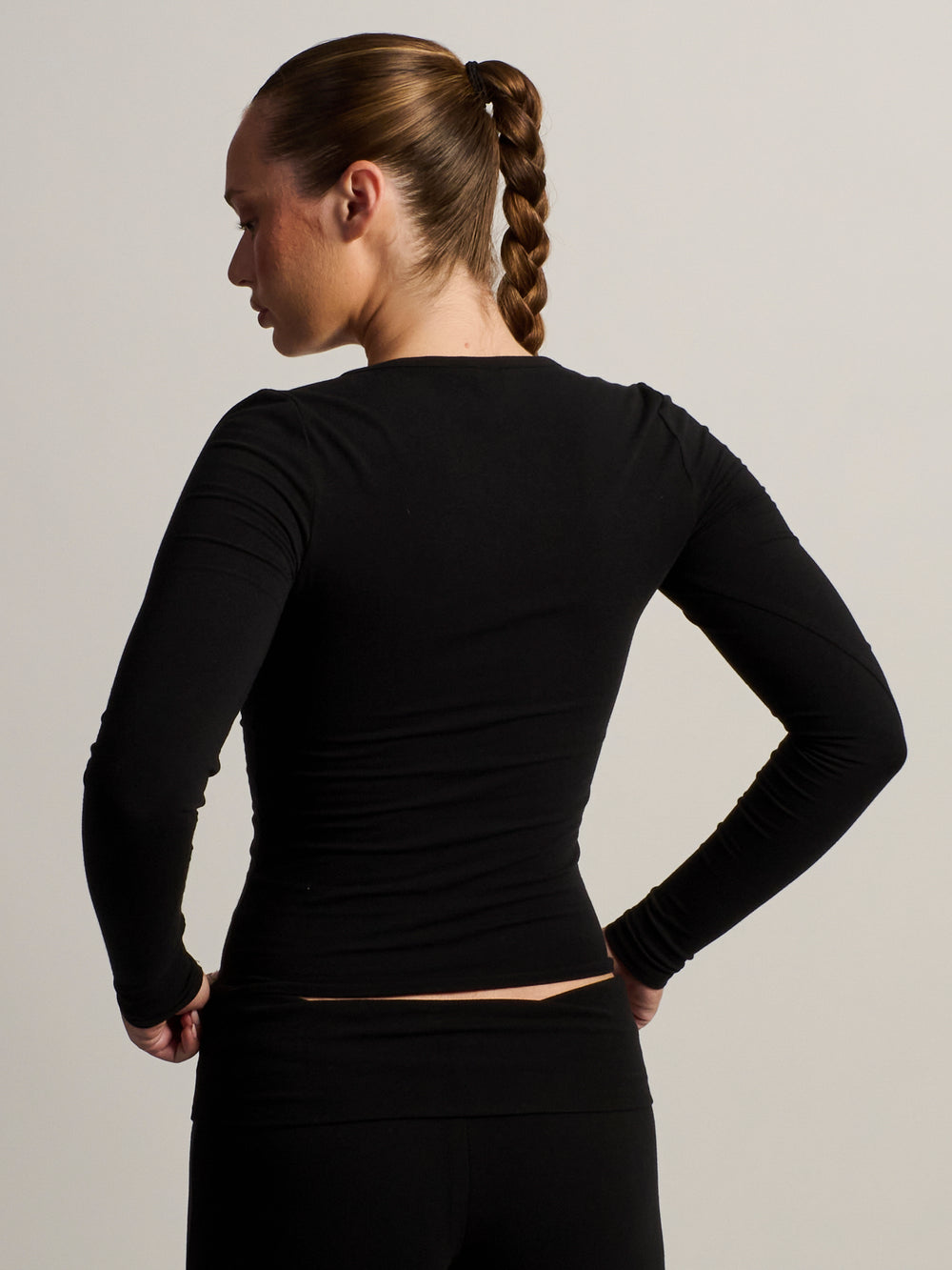 HARLOW GIA HENLEY LONG SLEEVE - BLACK