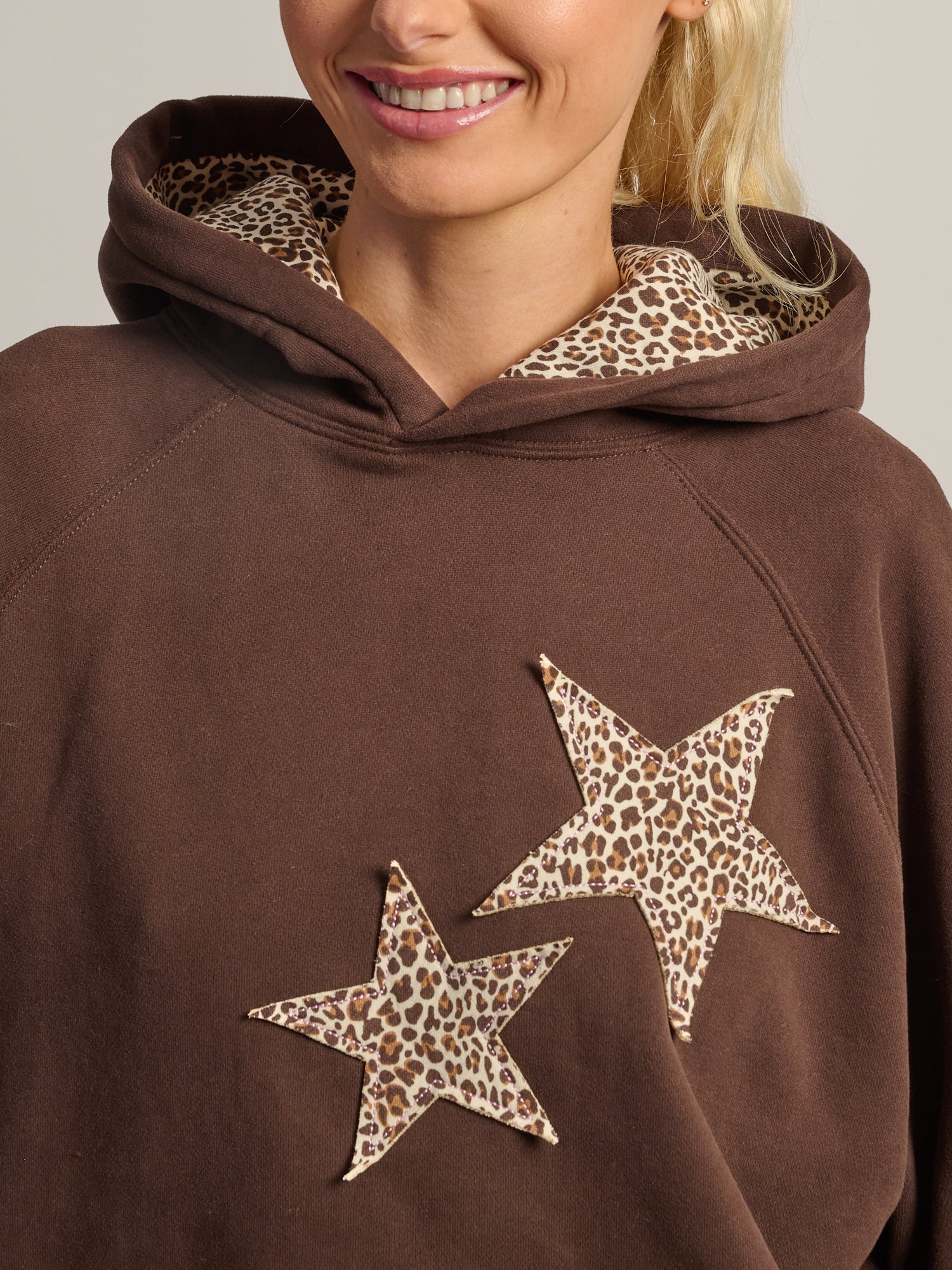 HARLOW CLOUD HOODIE - APPLIQUE BROWN