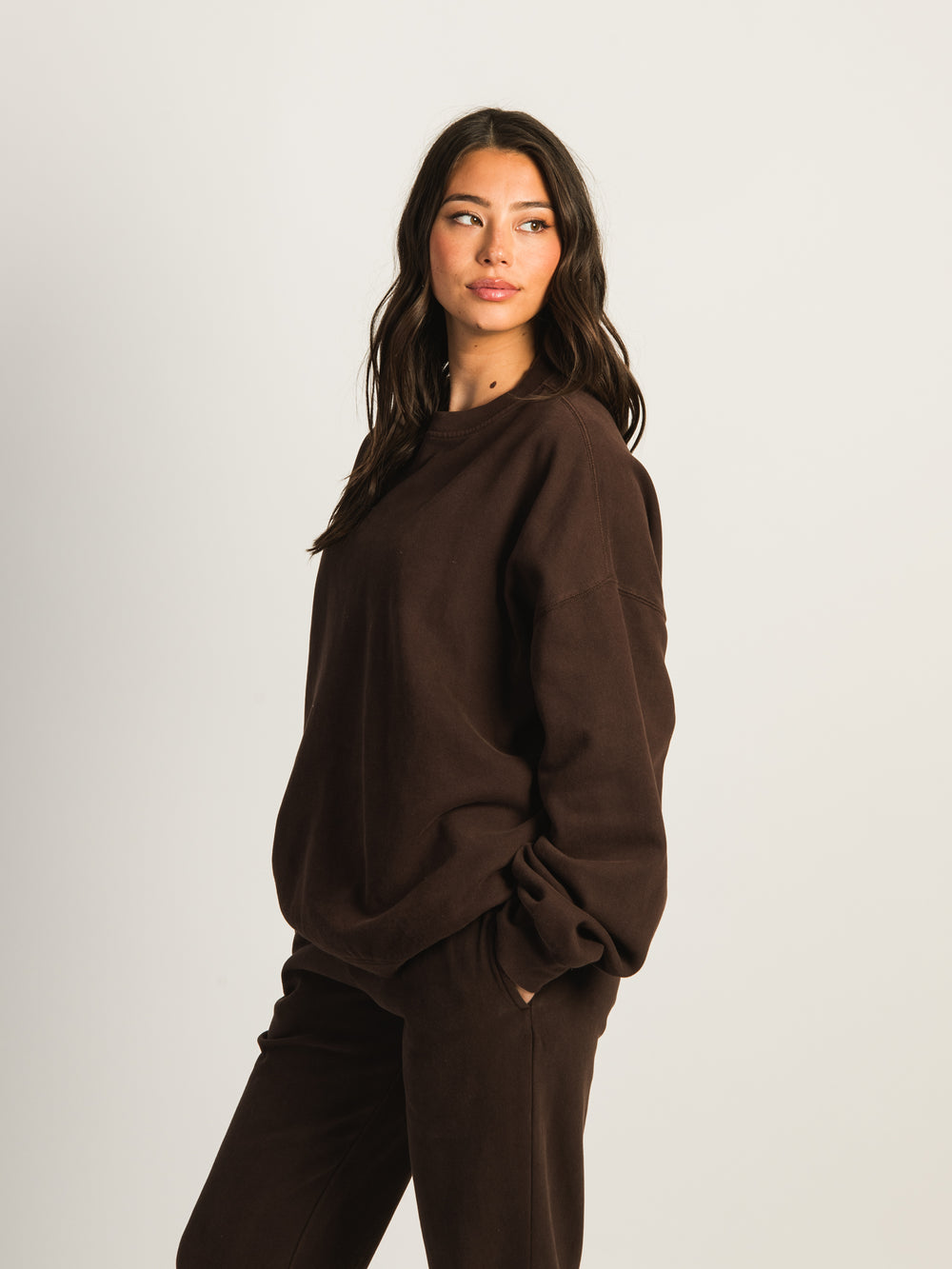 HARLOW MICHELLE CREWNECK - CHOCOLATE