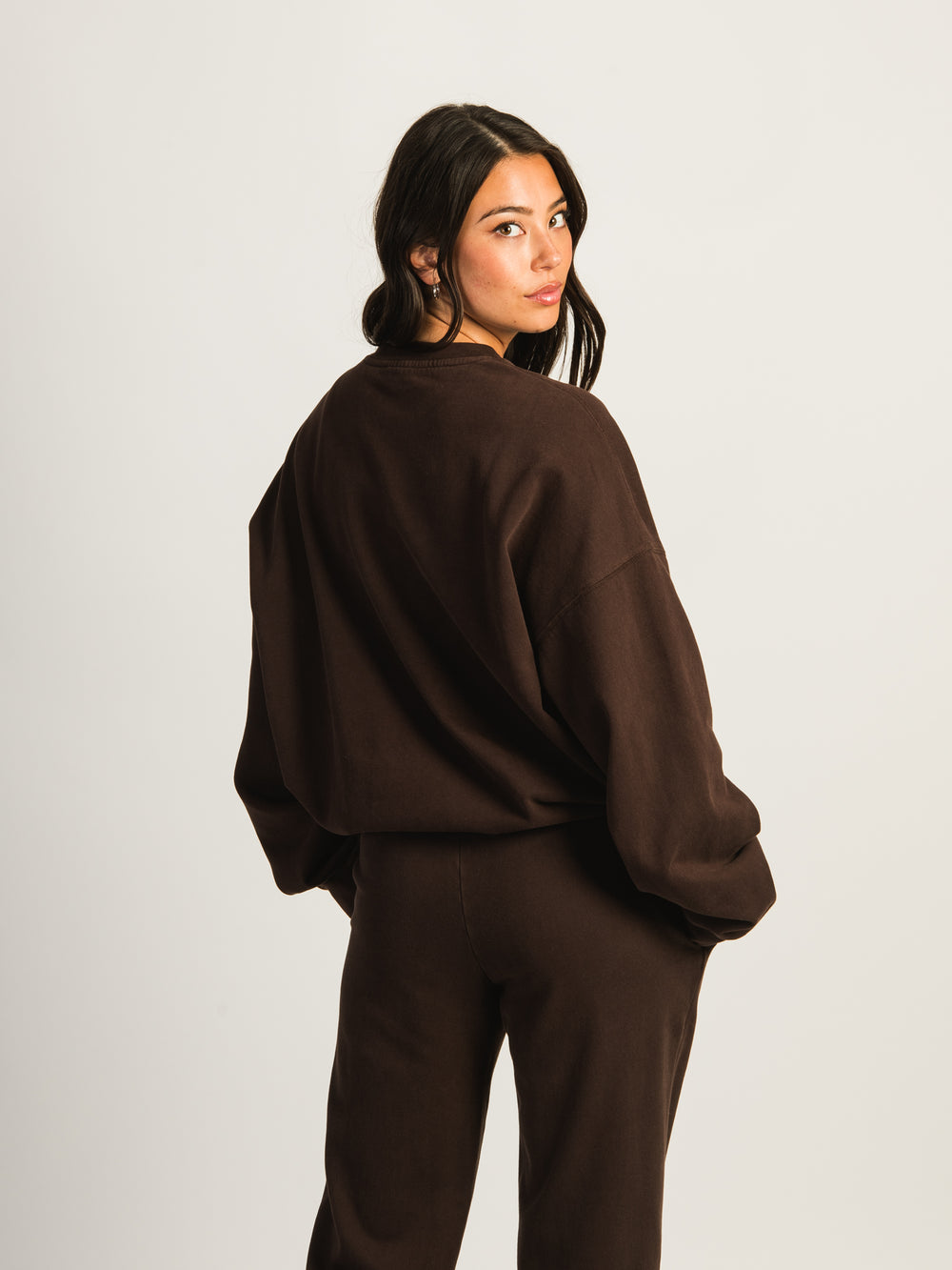 HARLOW MICHELLE CREWNECK - CHOCOLATE