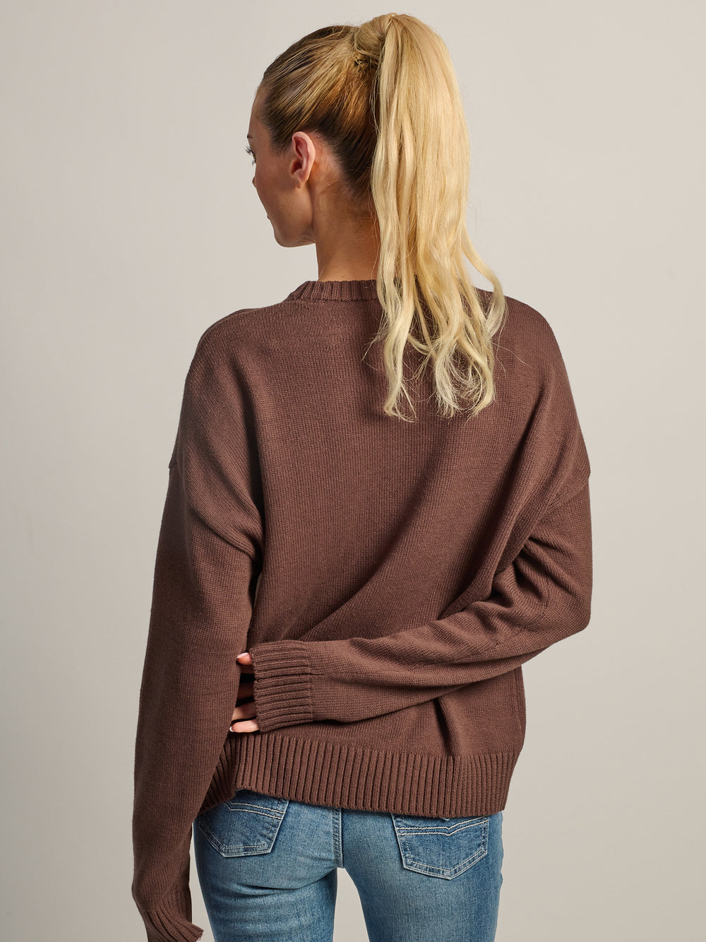 CRWNCK EN TRICOT HARLOW LOGAN - CHOCOLAT