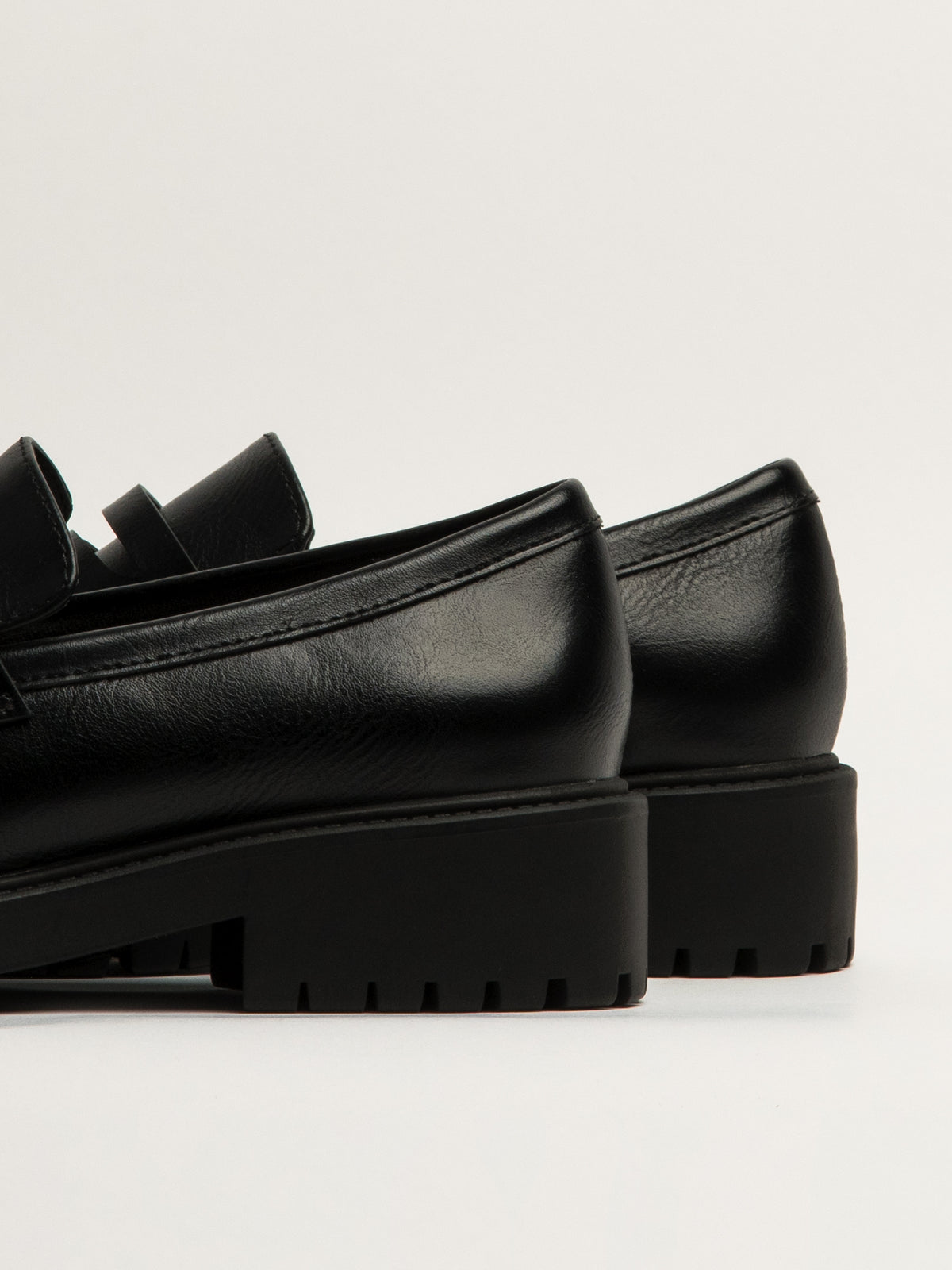 WOMENS HARLOW PENNY LOAFER - BLACK