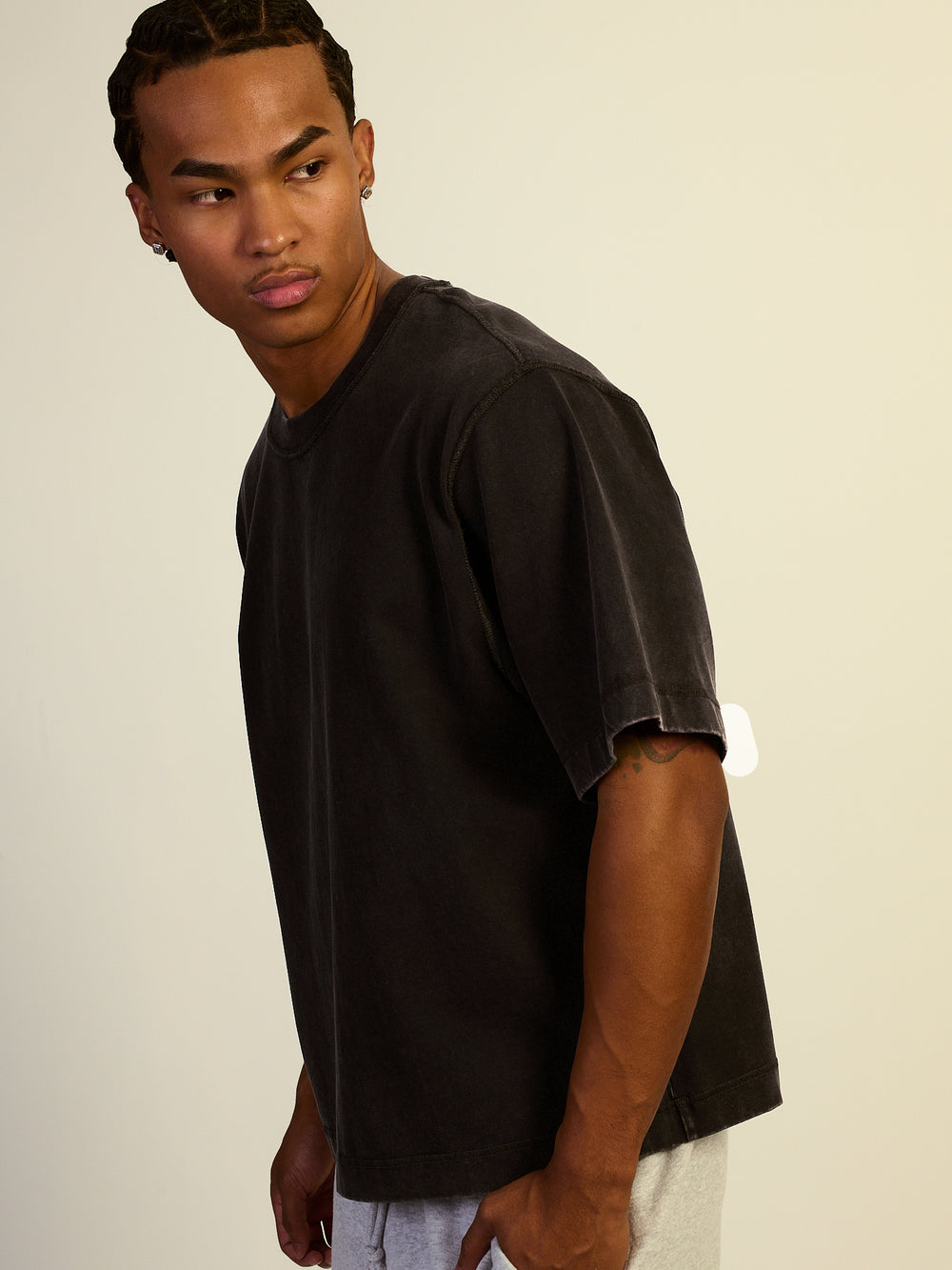 KOLBY SHORT CUT HEAVYWEIGHT TEE - BLACK