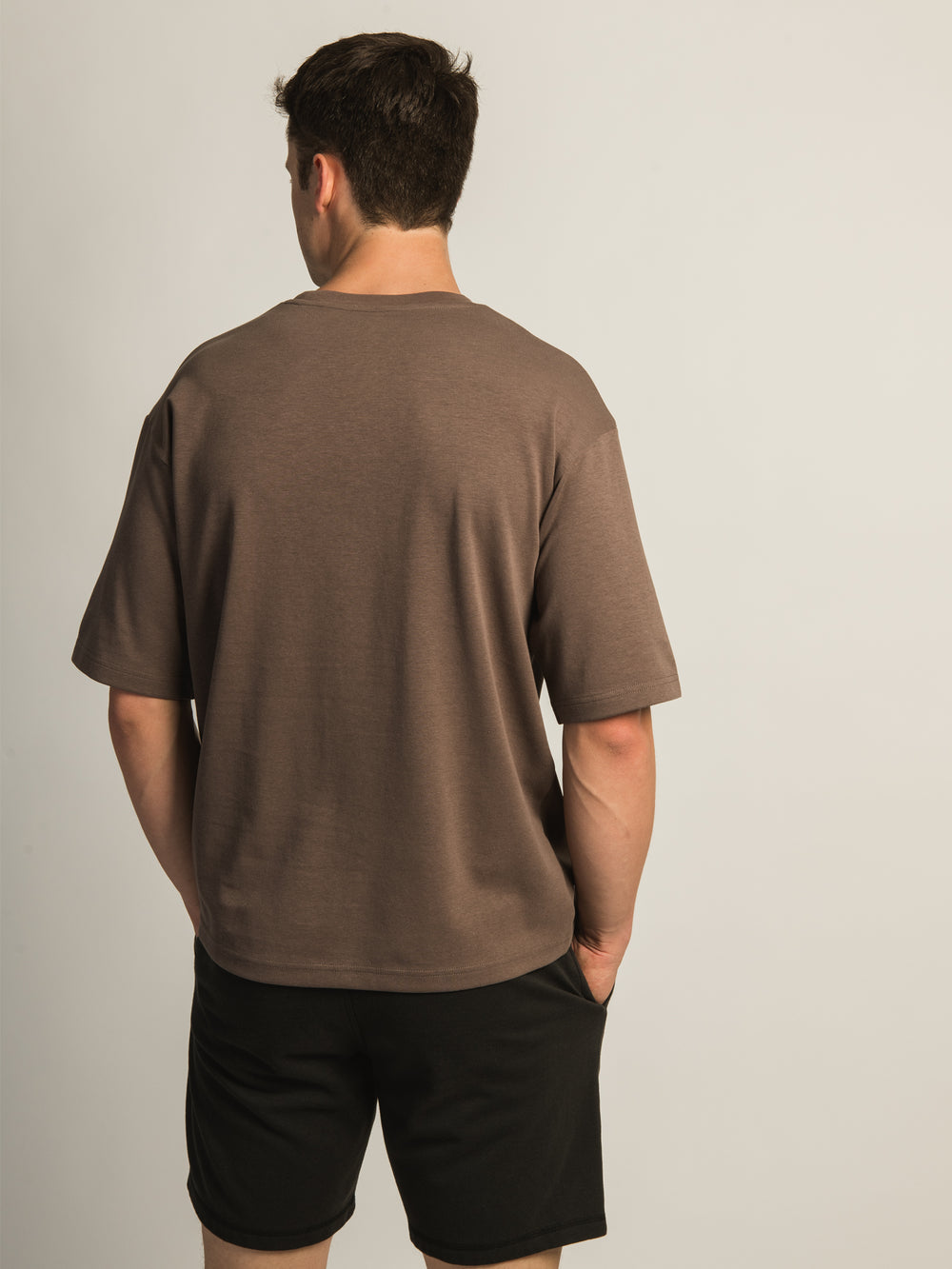 KOLBY KEEP COOL BOXY FIT TEE - BROWN