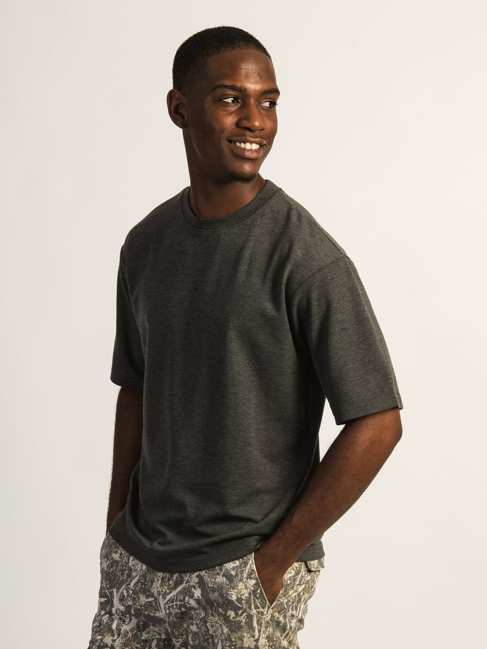 KOLBY KEEP COOL BOXY FIT TEE -CHARCOAL