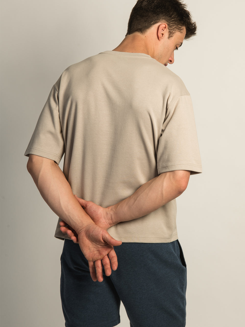 KOLBY KEEP COOL BOXY FIT TEE - PEBBLE