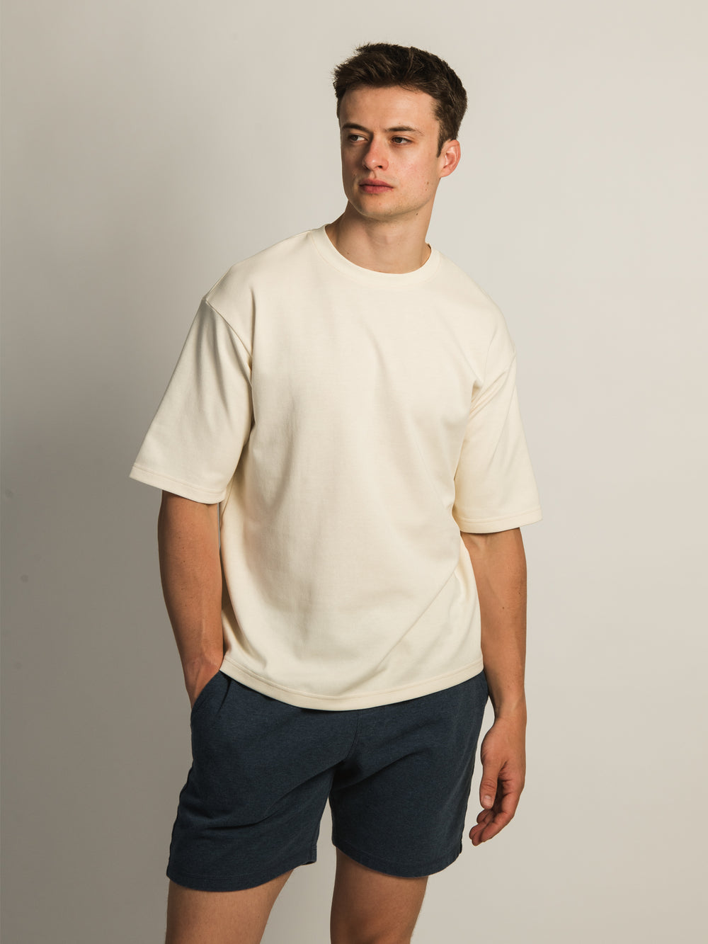 KOLBY KEEP COOL BOXY FIT TEE-CRÈME