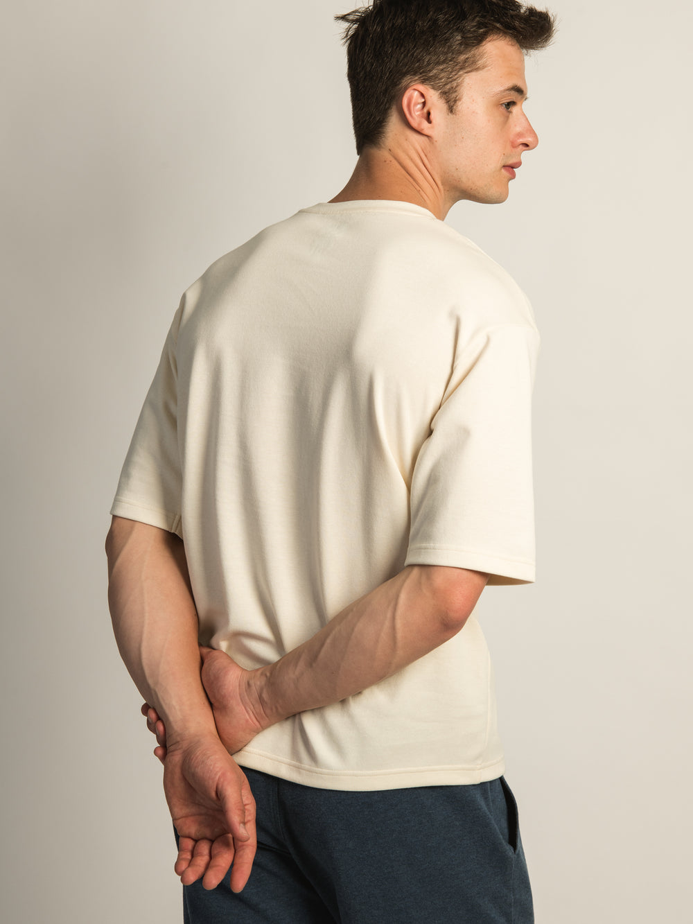 KOLBY KEEP COOL BOXY FIT TEE-CRÈME