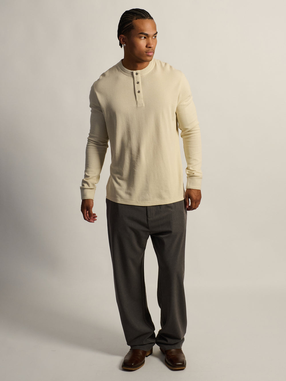KOLBY TEXTURED WAFFLE HENLEY TEE - OFF WHITE