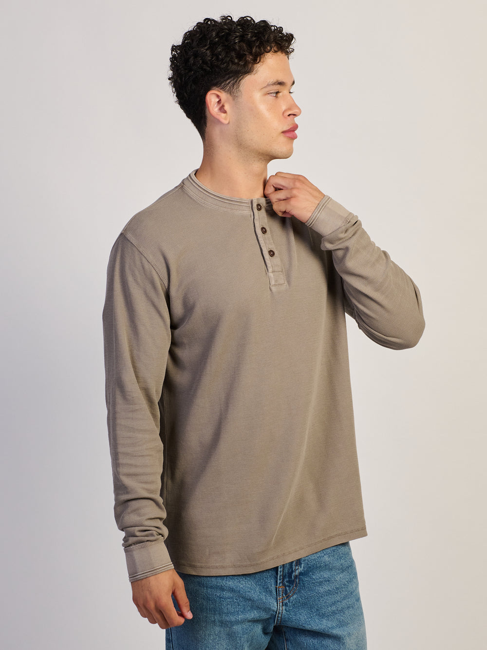 T-SHIRT HENLEY TEXTURÉ EN TRICOT WAFFLE KOLBY - TAUPE 