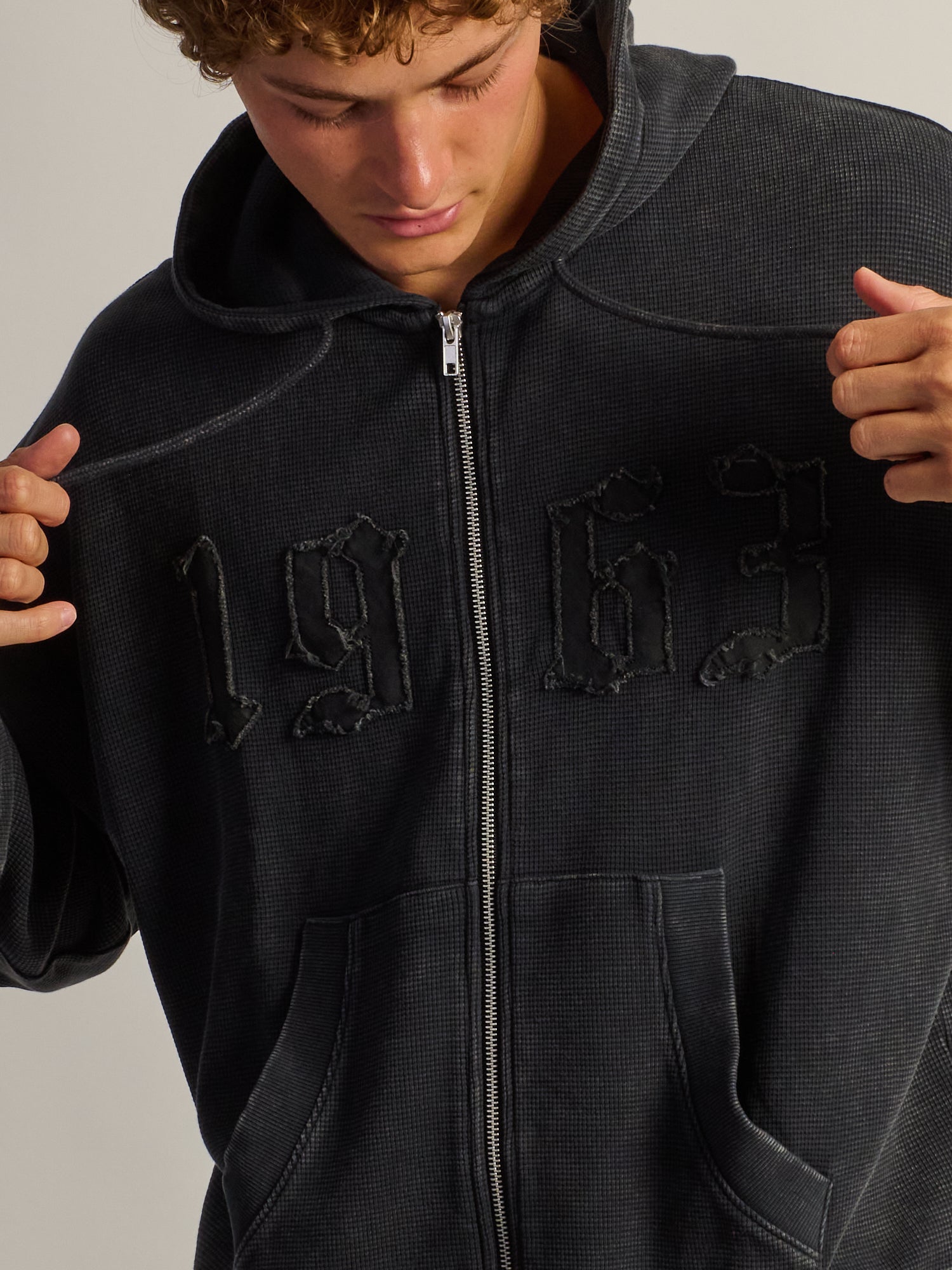 T-shirt à capuche épais KOLBY WAFFLE - NOIR