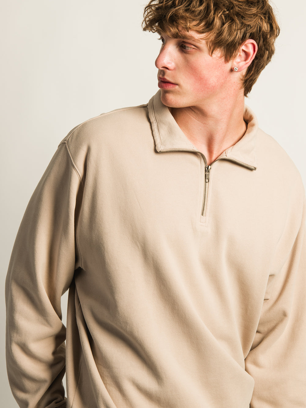 KOLBY RELAXED FIT QUARTER ZIP - PEBBLE