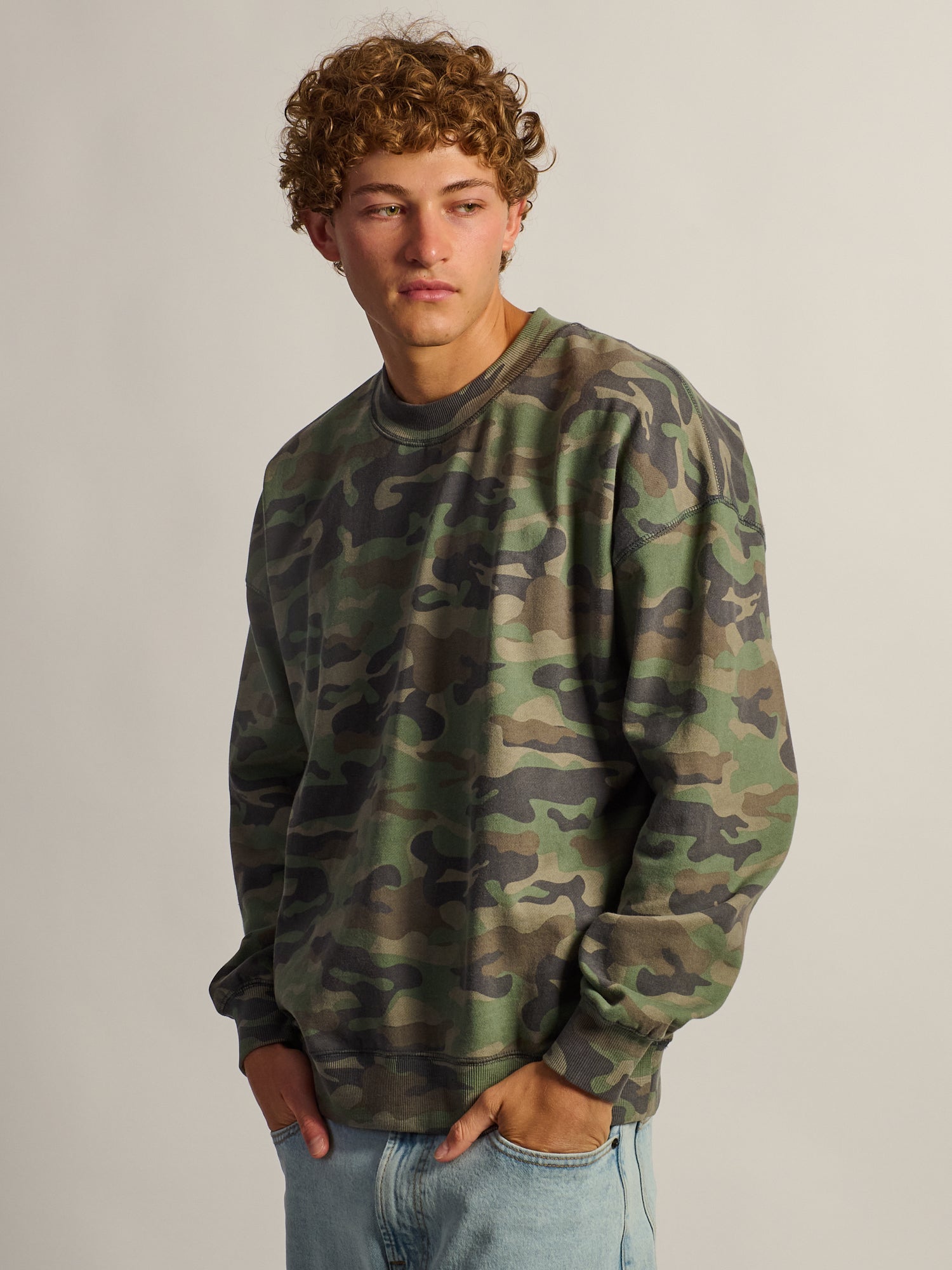 KOLBY RAGLAN CREW - CAMOUFLAGE