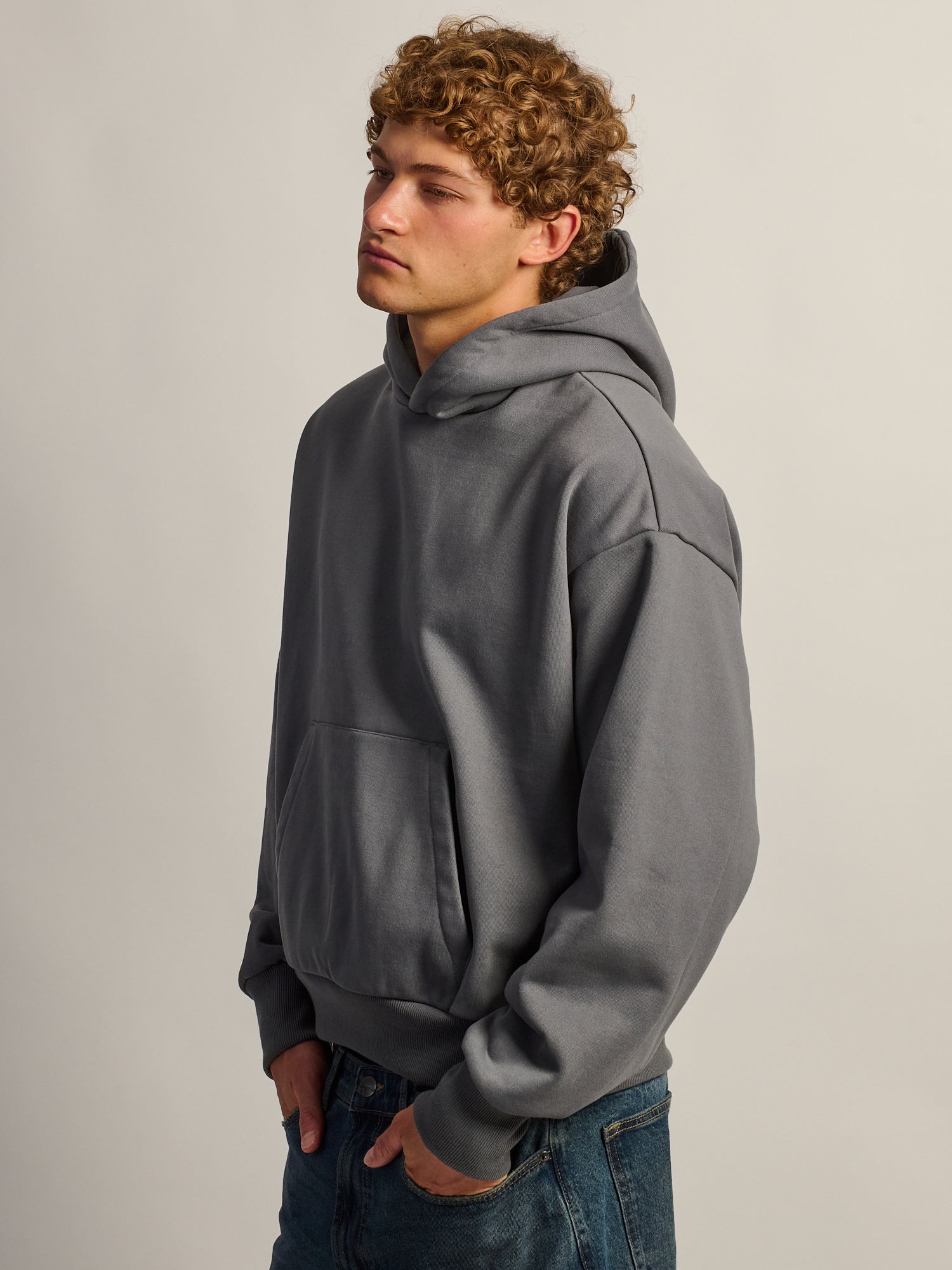 KOLBY SHORT CUT HEAVYWEIGHT HOODIE - CHARCOAL