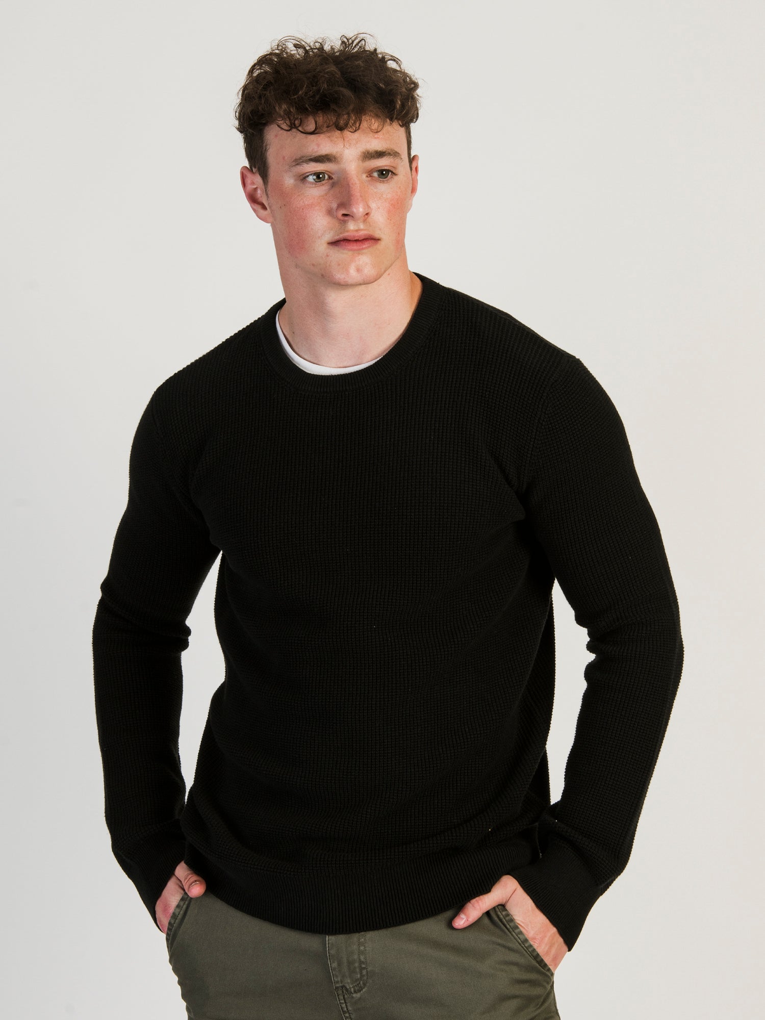 KOLBY WAFFLE KNIT CREW COLLAR