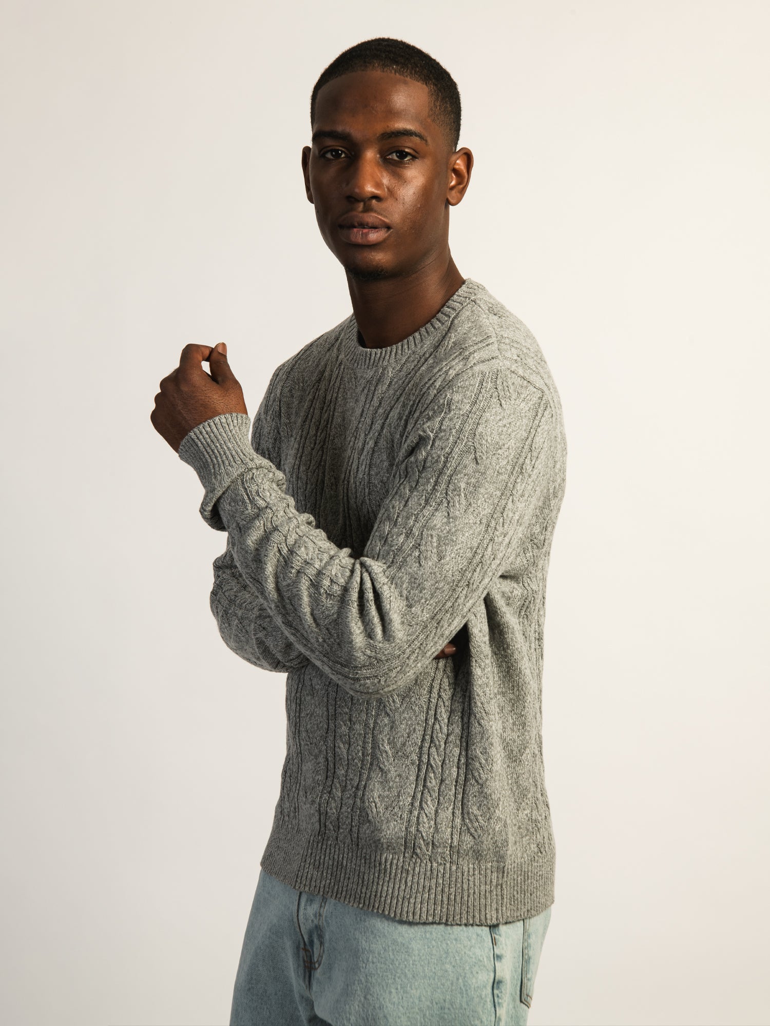 KOLBY CABLE KNIT SWEATER - HEATHER GREY