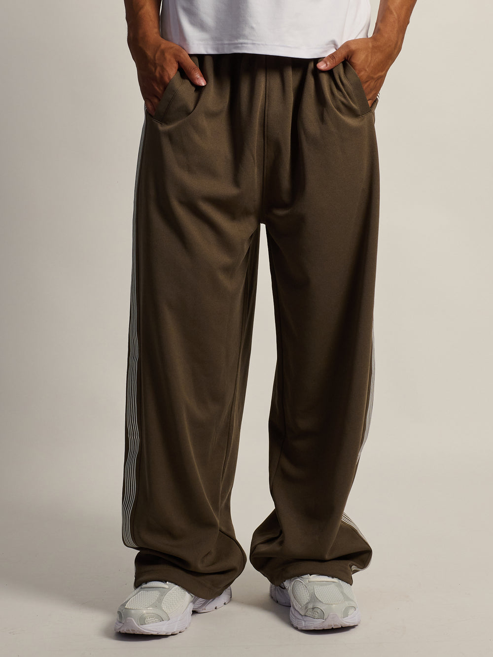 KOLBY SUPER BAGGY KNIT PANT - BROWN