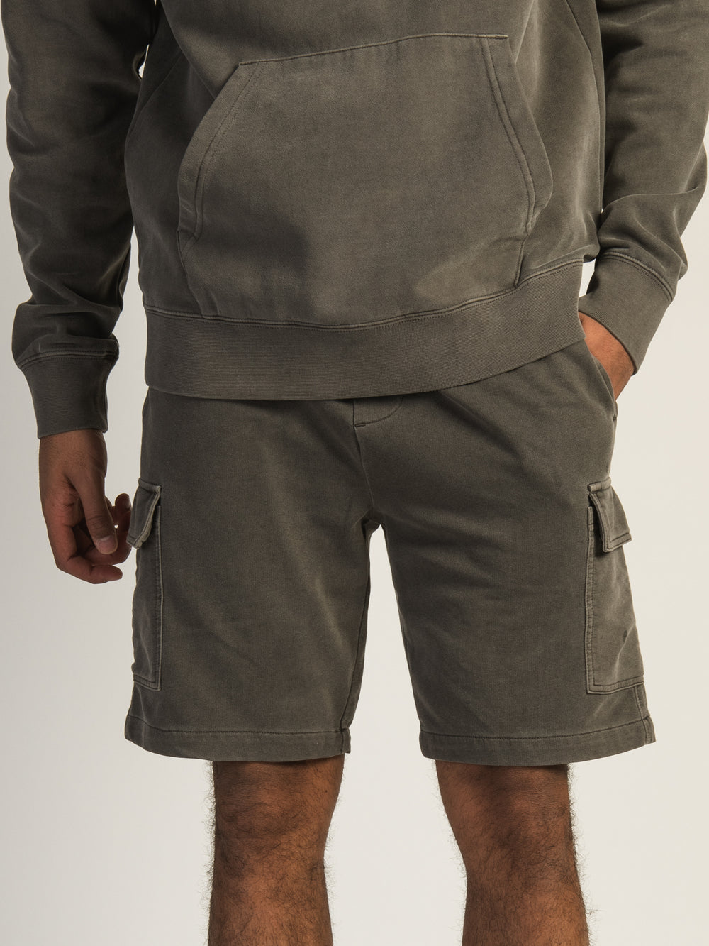 SHORT CARGO GARMENT DYE EN TISSUS ÉPONGE - IRON