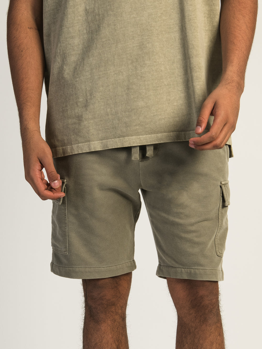 SHORT CARGO GARMENT DYE EN TISSUS ÉPONGE - IRON