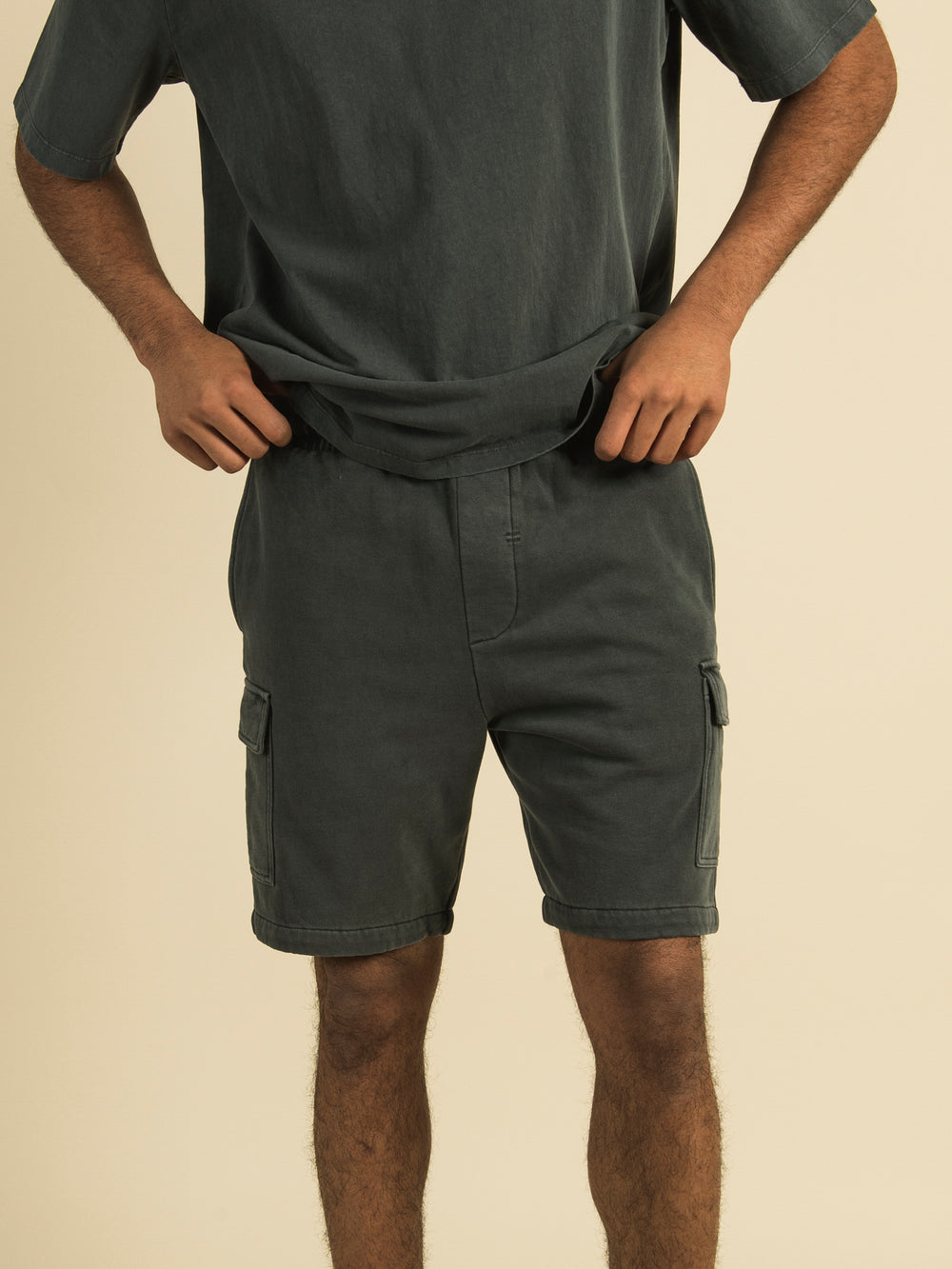 KOLBY GARMENT DYE FLEECE CARGO SHORT  - CLEARANCE