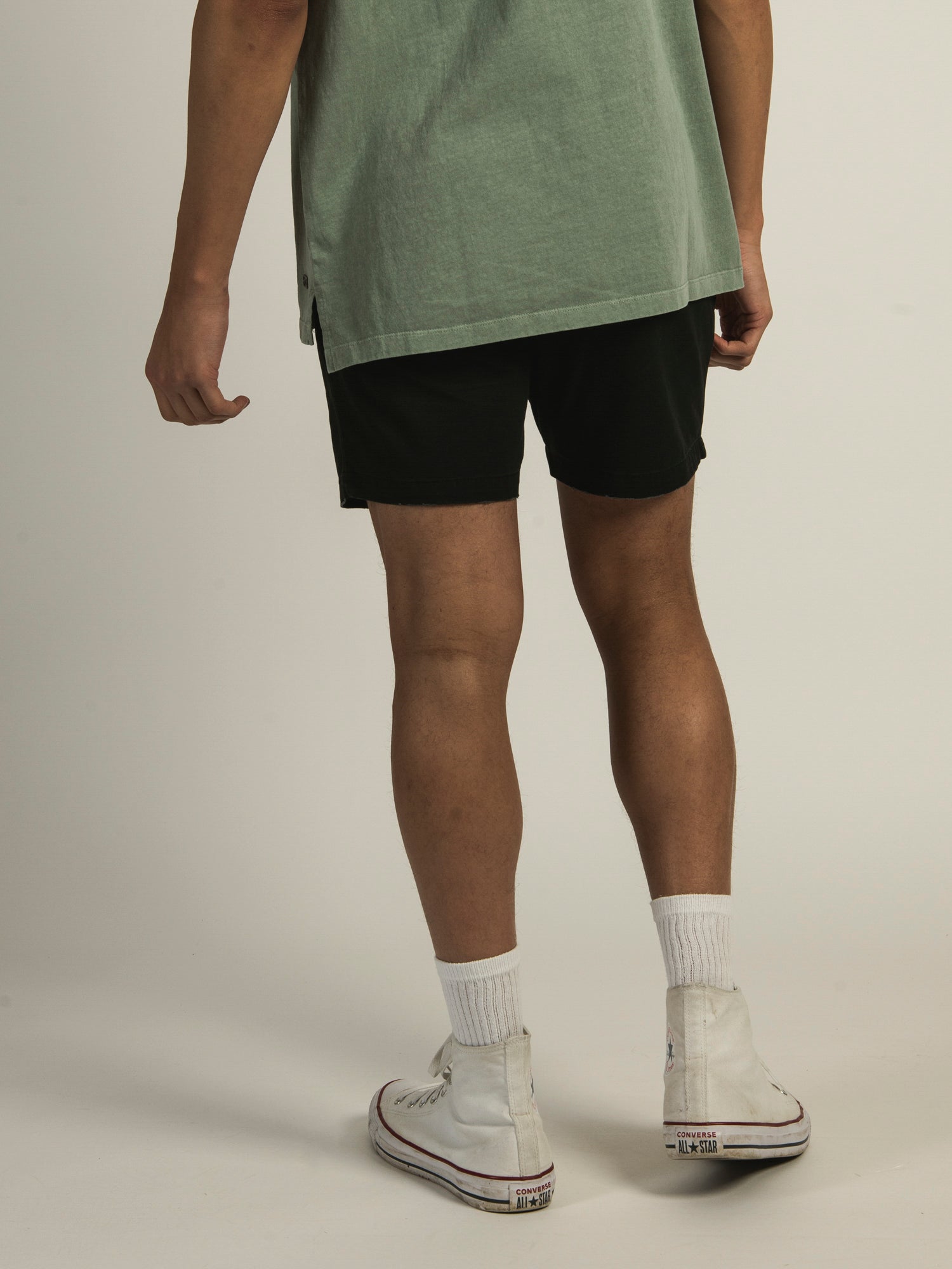 KOLBY BREAKS VOLLEY SHORT