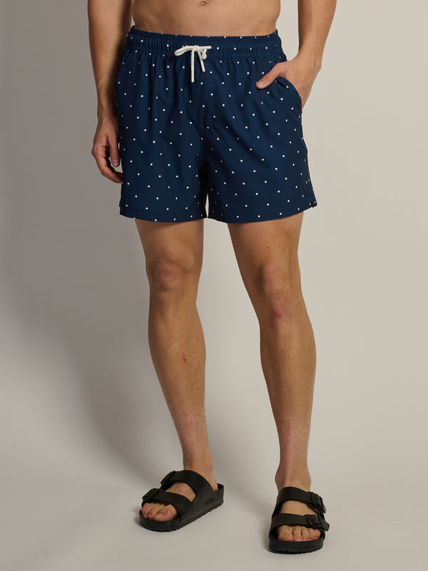 KOLBY DOTS 5in STRETCH SWIM SHORT