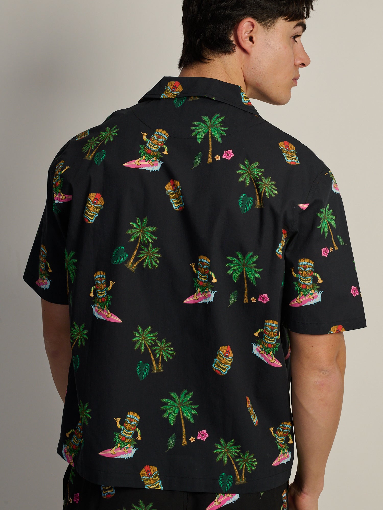 KOLBY TIKI S/C WOVEN SHIRT - BLACK