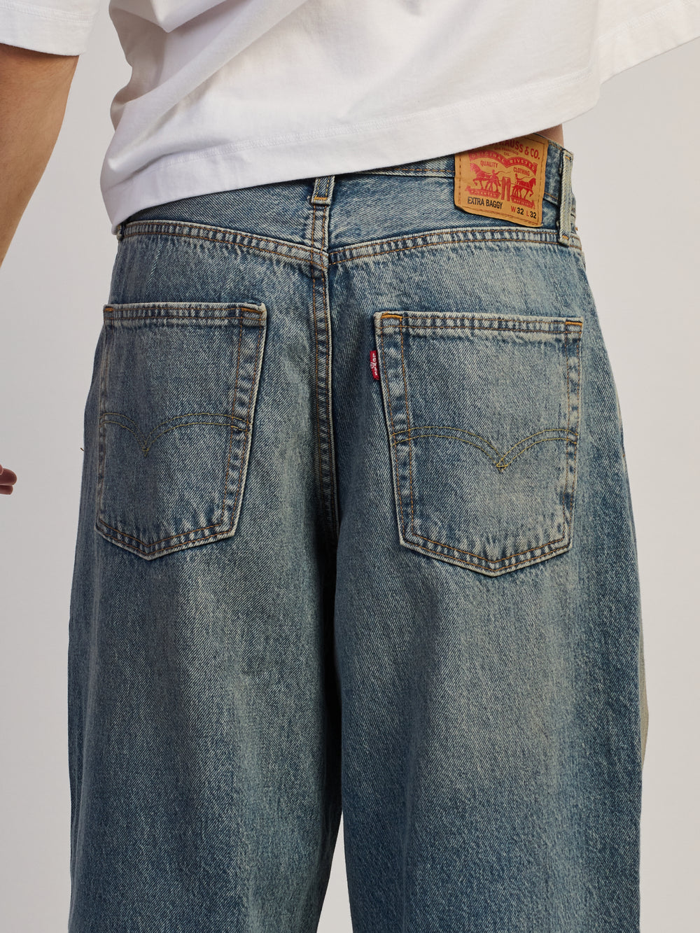 LEVIS EXTRA BAGGY WHEREVER YOU ARE JEAN