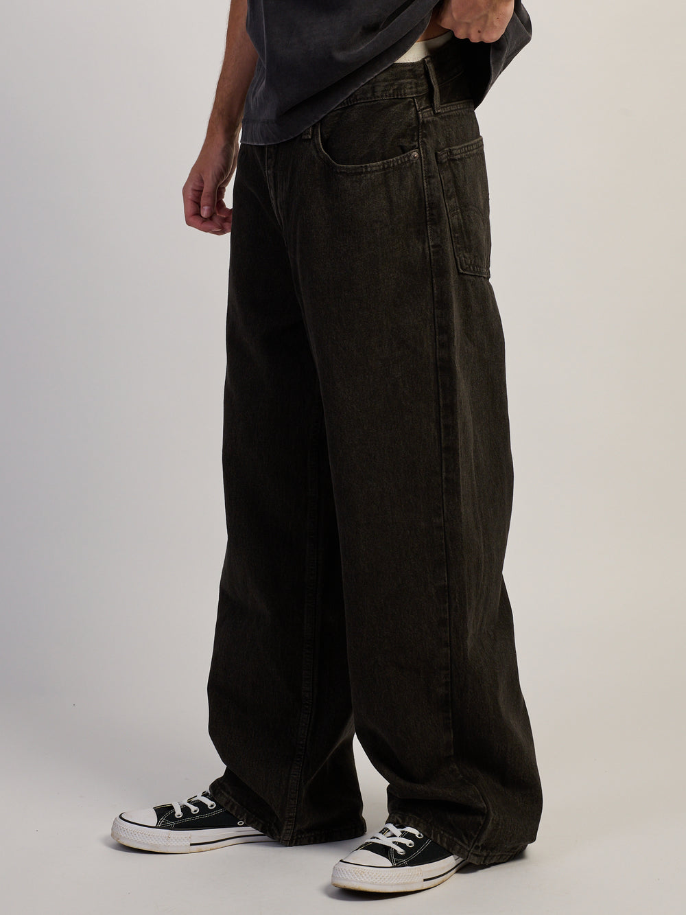 LEVIS EXTRA BAGGY MUDDY STONES JEAN