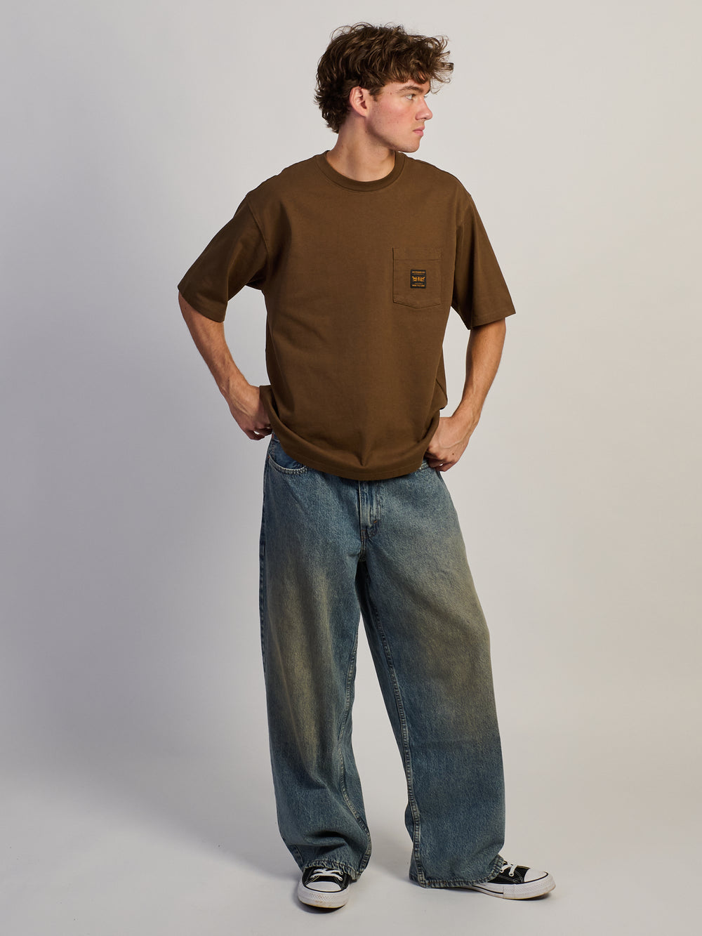 LEVIS WORKWEAR POCKET T-SHIRT - DESERT