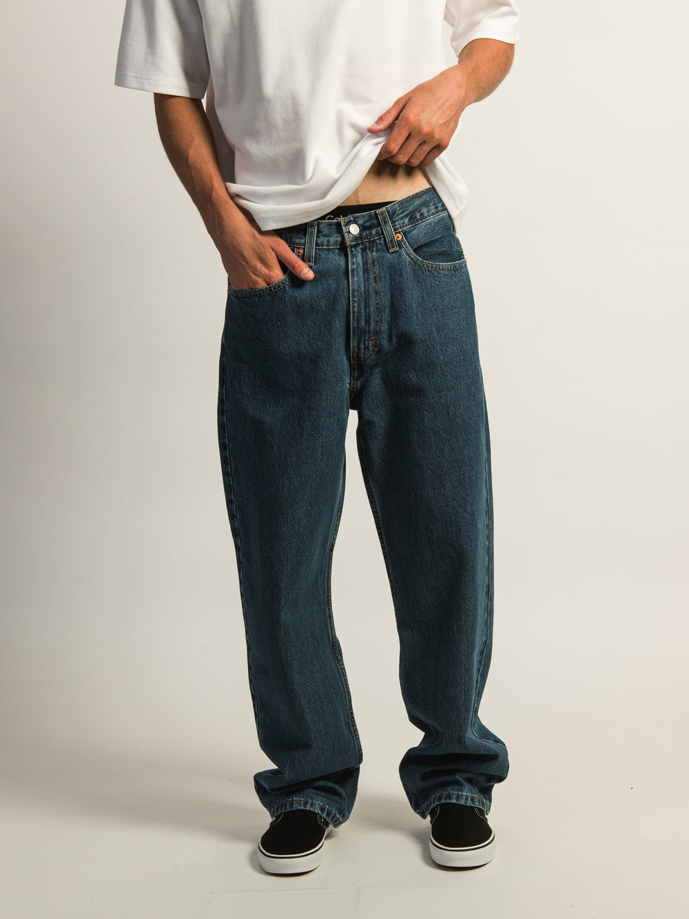 LEVIS 565 DROIT À COUPE AMPLE 32" - PROPS 2 U