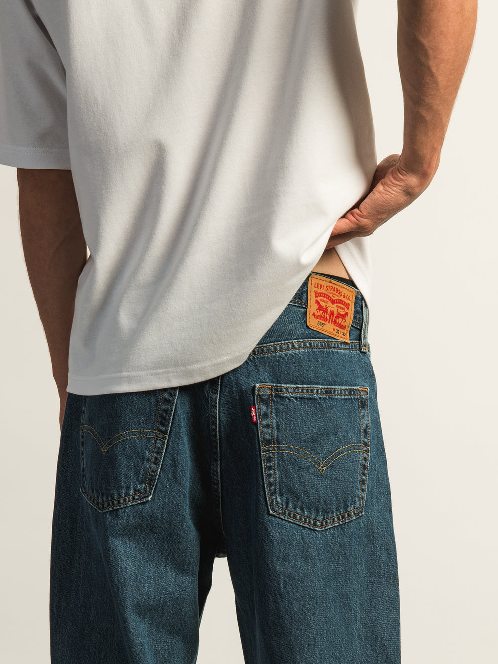 LEVIS 565 DROIT À COUPE AMPLE 32" - PROPS 2 U