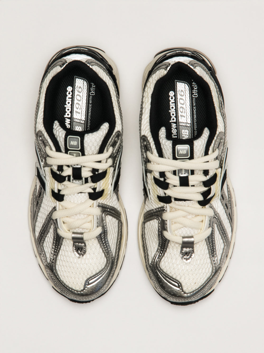 WOMENS NEW BALANCE 1906 - SILVER/BLACK