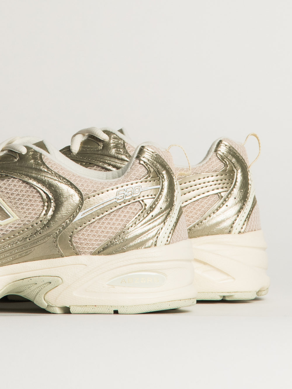 BASKETS NEW BALANCE 530 POUR FEMMES - OR