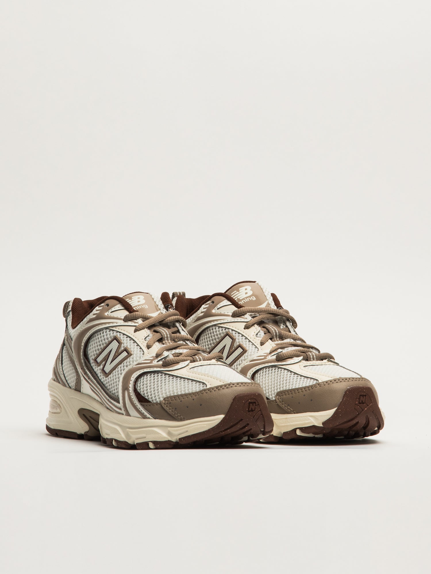 NEW BALANCE LA BASKET 530 - CRÈME