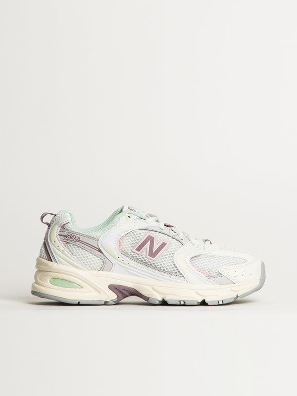 WOMENS NEW BALANCE THE 530 SNEAKER - SEA SALT/ICE WINE